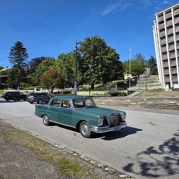 Mercedes-Benz 220 SB 3 of 27