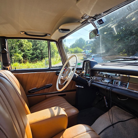Mercedes-Benz 220 SB 14 of 27