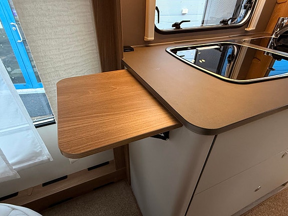 Bürstner Premio Life 490 TS *QUEENBED & MOVER* 23 of 28