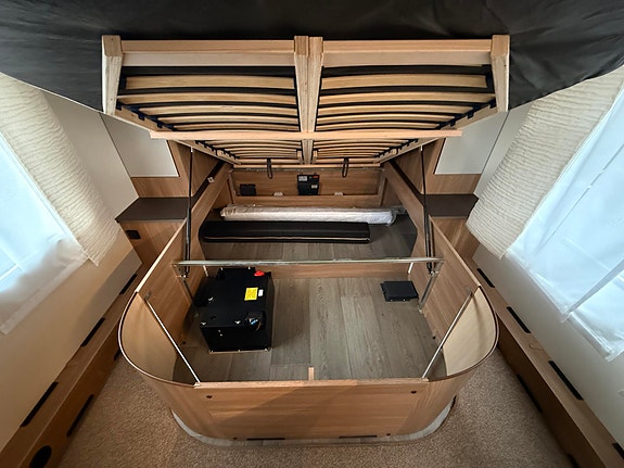 Bürstner Premio Life 490 TS *QUEENBED & MOVER* 25 of 28