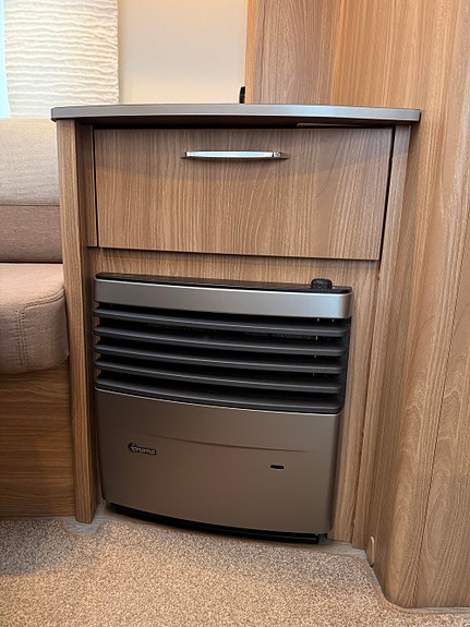 Bürstner Premio Life 490 TS *QUEENBED & MOVER* 18 of 28