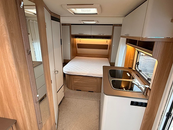 Bürstner Premio Life 490 TS *QUEENBED & MOVER* 10 of 28