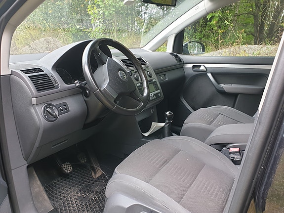 Volkswagen Touran 9 of 15