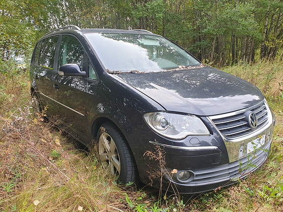 Volkswagen Touran 4 of 15