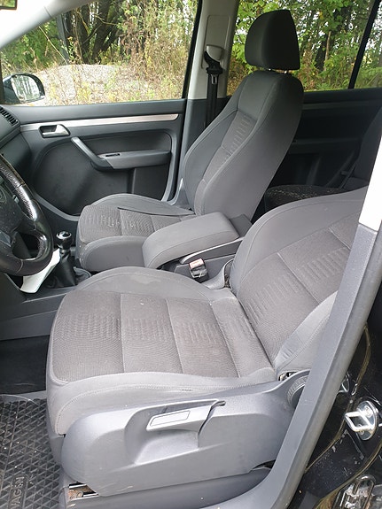 Volkswagen Touran 10 of 15