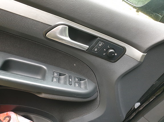 Volkswagen Touran 8 of 15