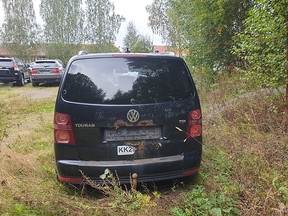 Volkswagen Touran 7 of 15