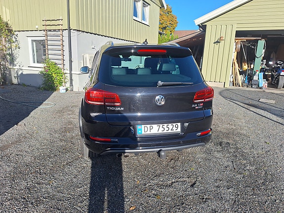 Volkswagen Tiguan 3 of 8