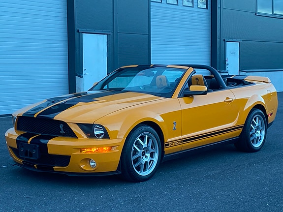 Ford Mustang 4 of 22