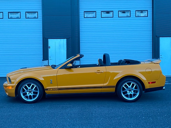 Ford Mustang 9 of 22