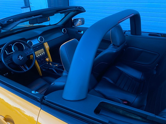 Ford Mustang 16 of 22