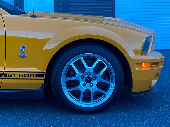 Ford Mustang 11 of 22