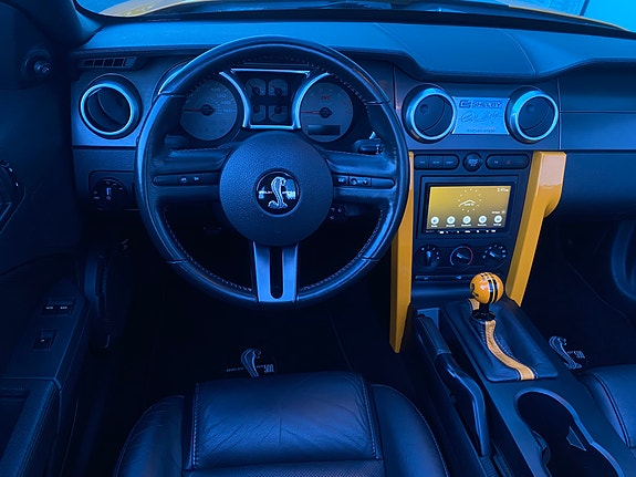 Ford Mustang 14 of 22