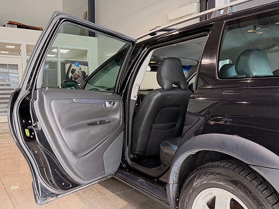 Volvo XC70 27 of 30