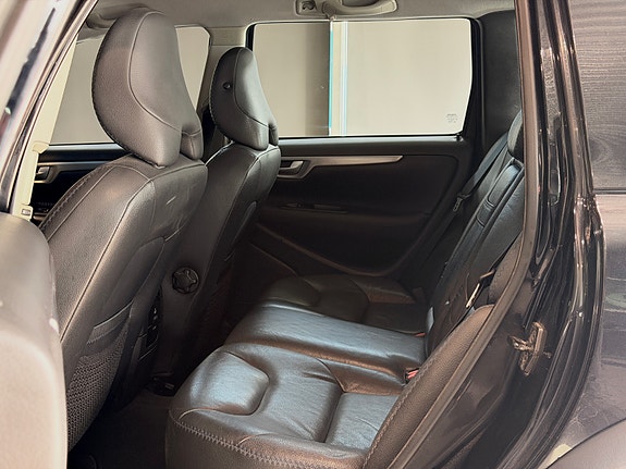 Volvo XC70 30 of 30