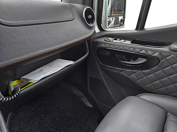 Mercedes-Benz Sprinter 519 CDI Panel Van 19 of 28