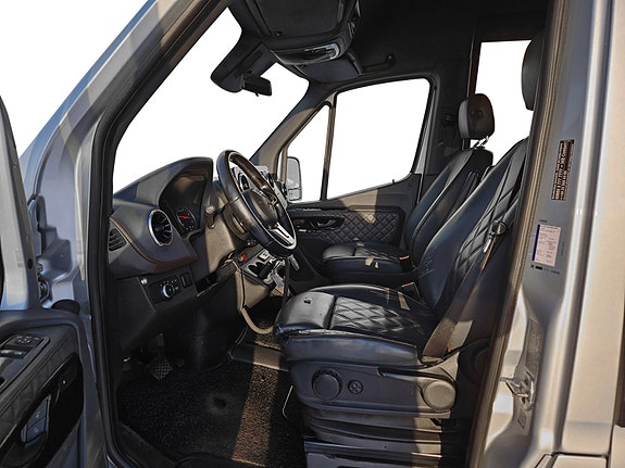 Mercedes-Benz Sprinter 519 CDI Panel Van 8 of 28