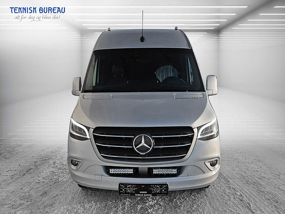 Mercedes-Benz Sprinter 519 CDI Panel Van 27 of 28