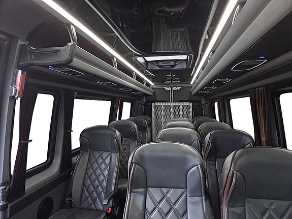 Mercedes-Benz Sprinter 519 CDI Panel Van 22 of 28