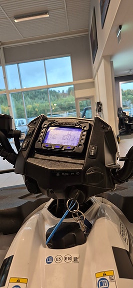 Polaris Sportsman X2 570 10 of 11