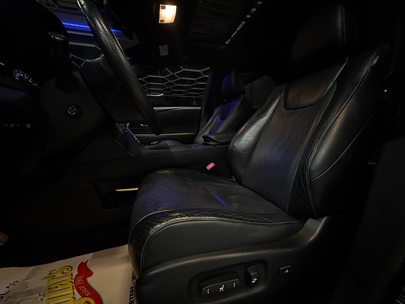 Lexus RX450h 12 of 30