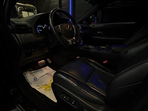 Lexus RX450h 11 of 30