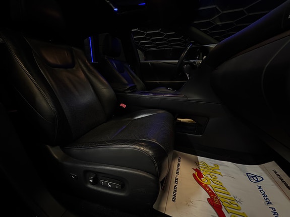 Lexus RX450h 15 of 30