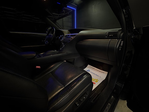 Lexus RX450h 14 of 30