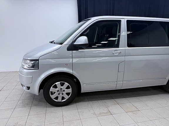 Volkswagen Multivan 4 of 30