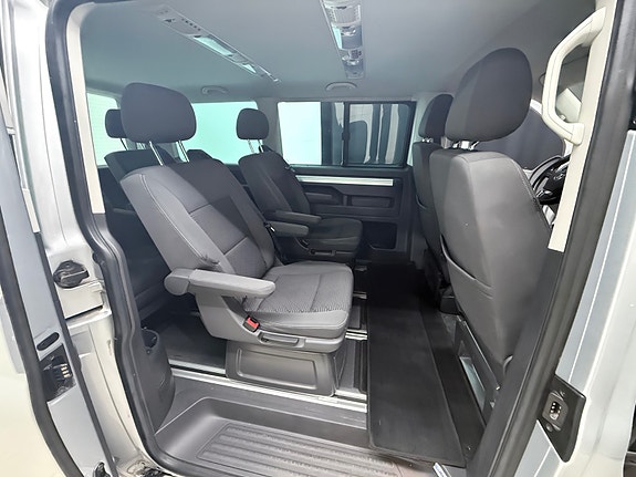 Volkswagen Multivan 23 of 30