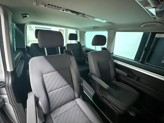 Volkswagen Multivan 24 of 30