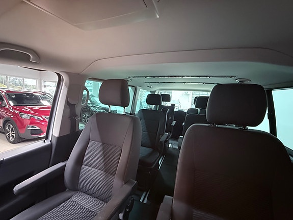 Volkswagen Multivan 20 of 30