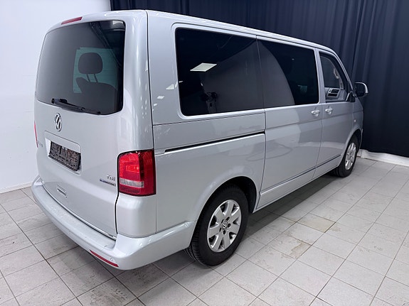 Volkswagen Multivan 8 of 30
