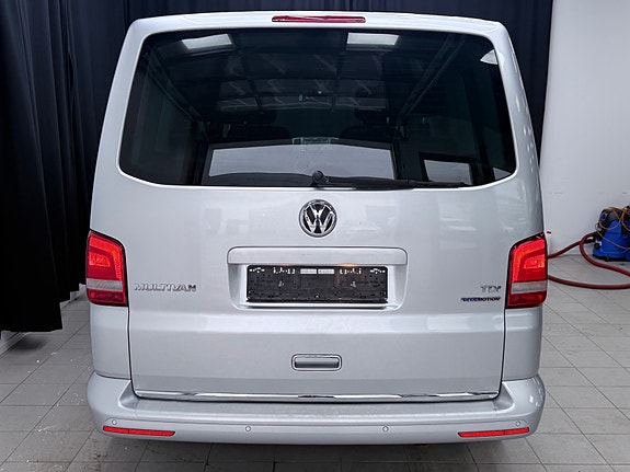 Volkswagen Multivan 7 of 30