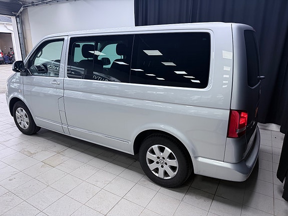 Volkswagen Multivan 5 of 30