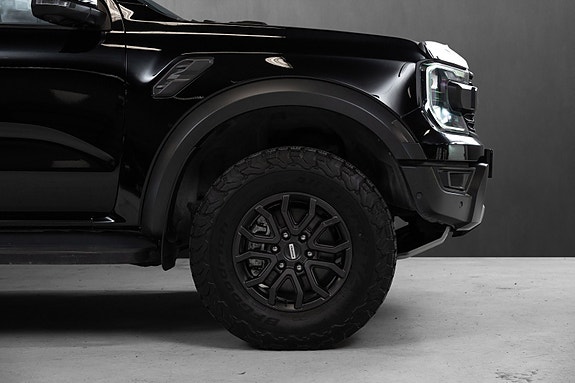 Ford Ranger Raptor 8 of 28