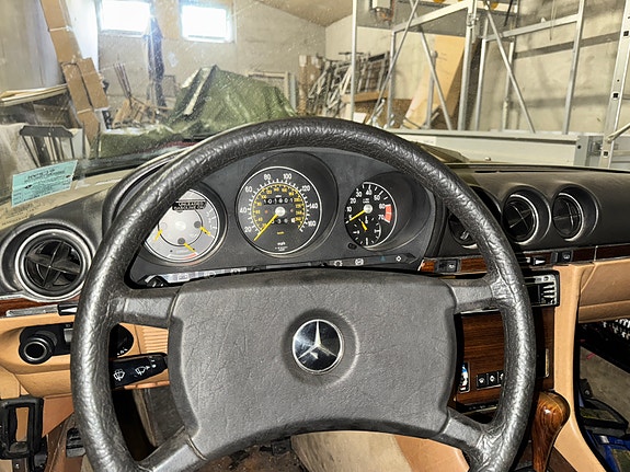 Mercedes-Benz SL500 8 of 21