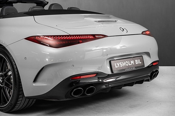 Mercedes-Benz SL43 8 of 30