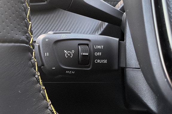 Peugeot e-208 26 of 30