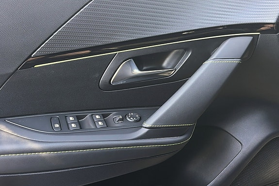 Peugeot e-208 28 of 30