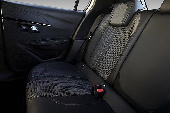 Peugeot e-208 18 of 30