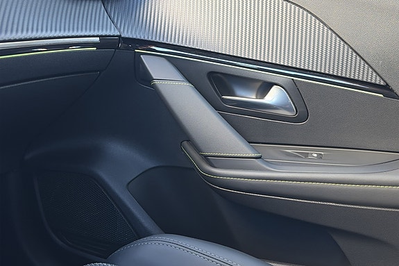Peugeot e-208 25 of 30