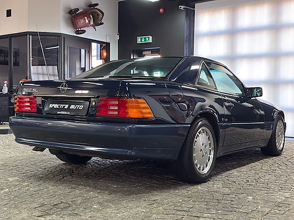 Mercedes-Benz SL500 5 of 30