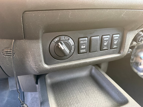 Nissan Navara 24 of 30