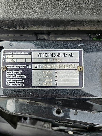 Mercedes-Benz 300 SL 15 of 23
