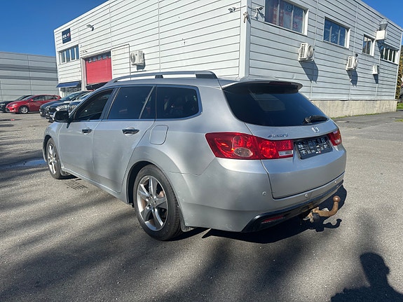 Honda Accord 4 of 6