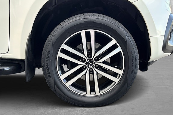 Mercedes-Benz X250 d 9 of 26