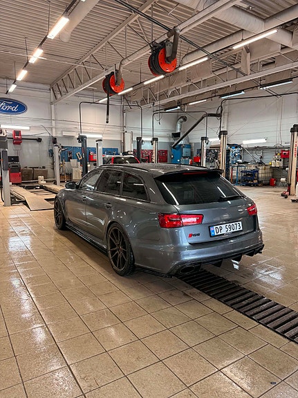 Audi RS6 2 of 19