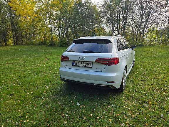 Audi e-tron 12 of 30