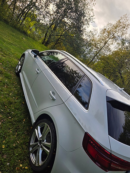 Audi e-tron 24 of 30